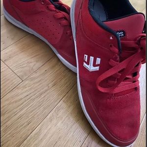 Etnies skate shoe